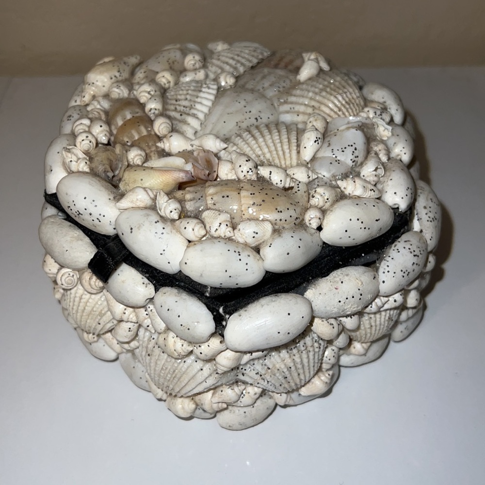 Shell keepsake box